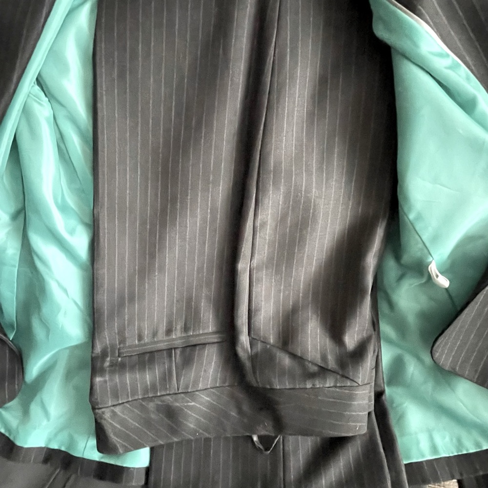Calvin Klein pant suit size 6p - 2pcs